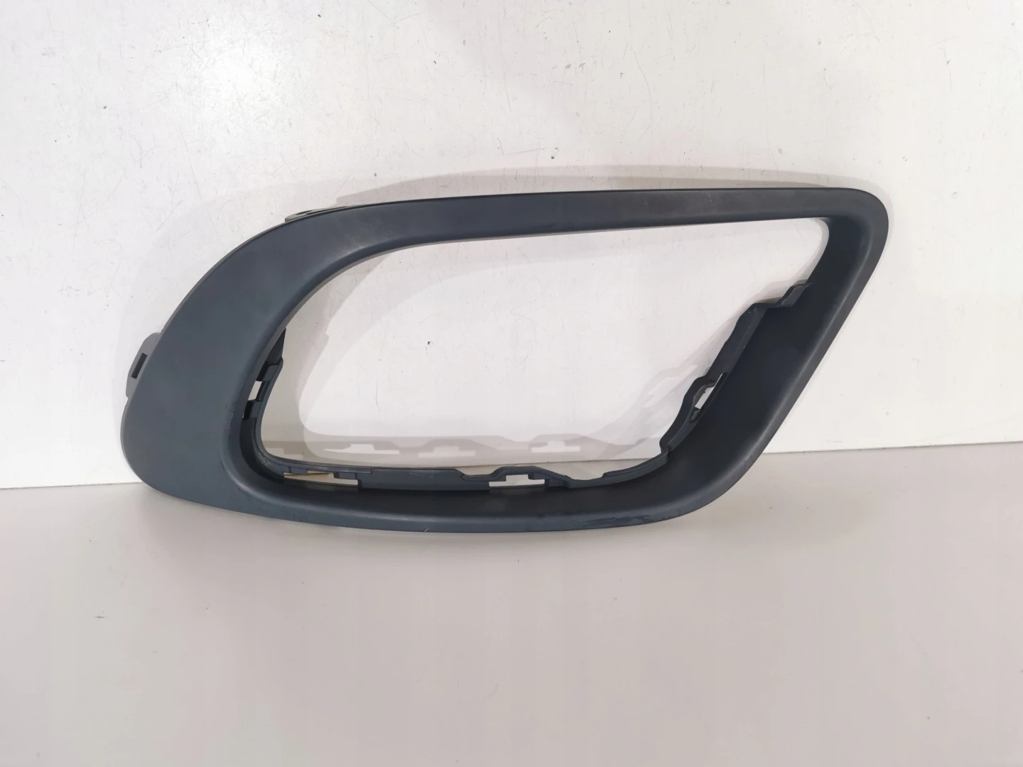 UUSI OIKEA RUNKO HALOGEENISÄLIKÄ RENAULT FLUENCE LIFT 2013 2014 2015 2016