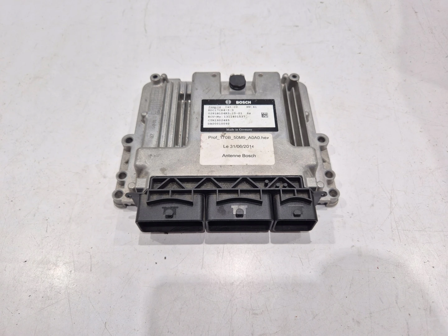 TIETOKONE RENAULT KOLEOS 2 II NISSAN X-TRAIL 2.0DCI 0281B104R3 EDC17C84